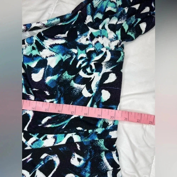 Torrid super soft tie front off shoulder floral top size 3 - Picture 7 of 12